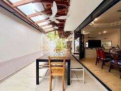 Phillips Avenue (D19), Terrace #577090741